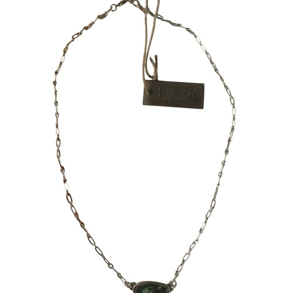 UNOde50 Elegant Green and silver Pendant Necklace - Picture 5 of 6